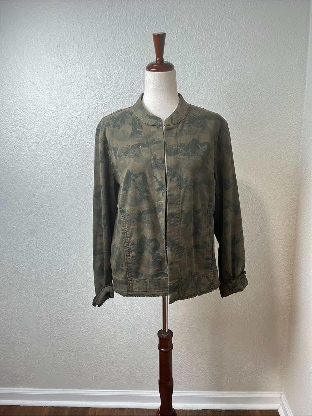 Ecru Camo Canvas Jacket Size Medium